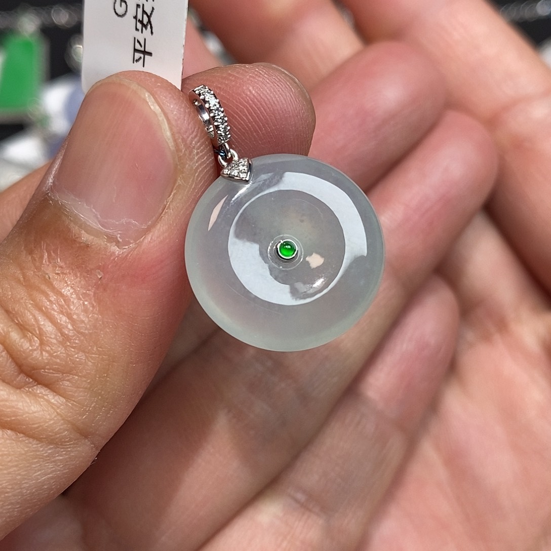 翡翠颈饰18K金镶嵌平安扣