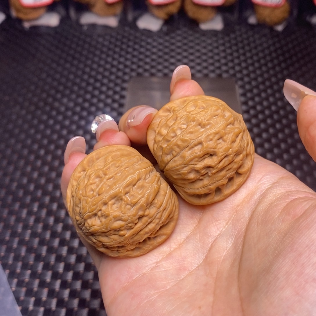 好***见文玩核桃吊坠铁锤