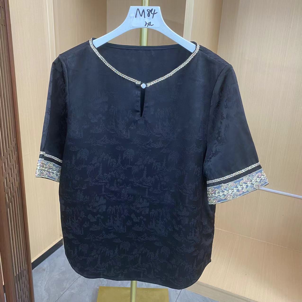 M84圆领袖子钩花中袖宽松显瘦丝滑T恤衫上衣