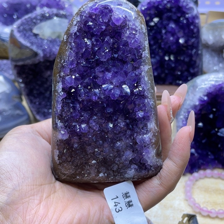 未镶嵌水晶大型摆件（非配饰）