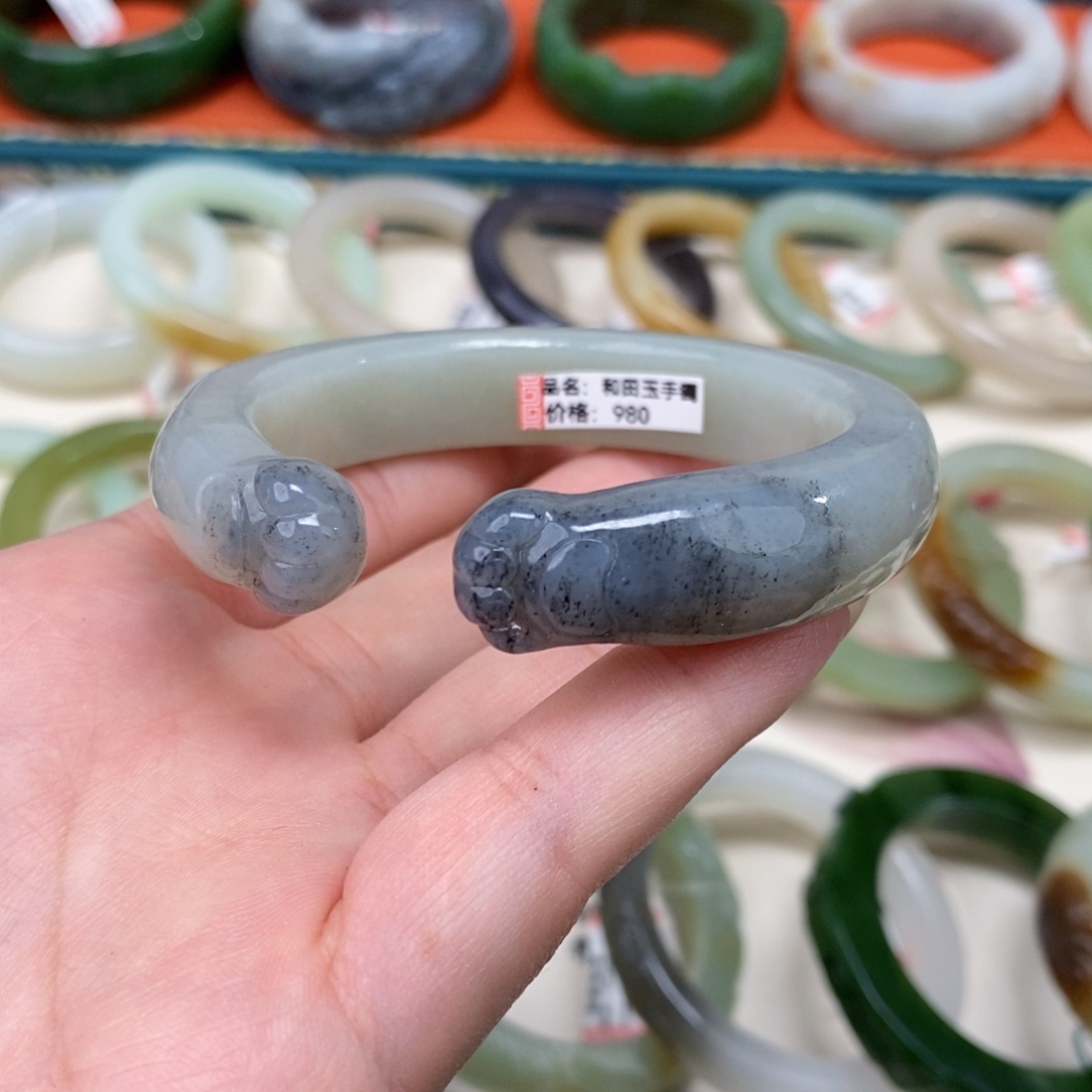 和田玉未镶嵌手镯55.8