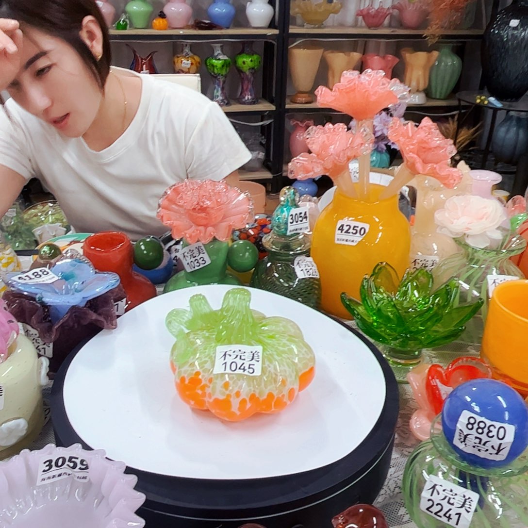 1045 家悦琉璃花瓶摆件不完美