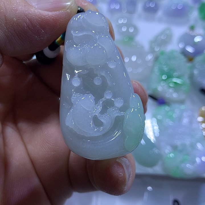 翡翠未镶嵌颈饰天然翡翠A货吊坠