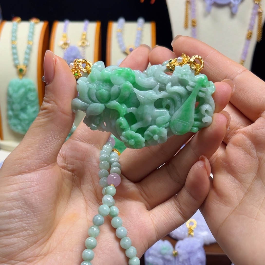 翡翠未镶嵌颈饰天然翡翠