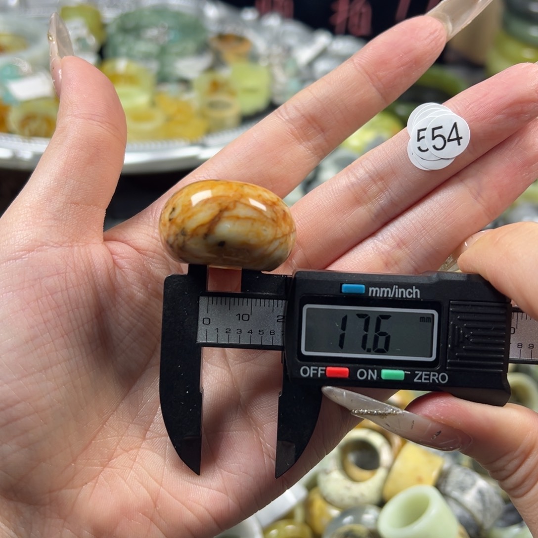 蛇纹石玉未镶嵌戒指
