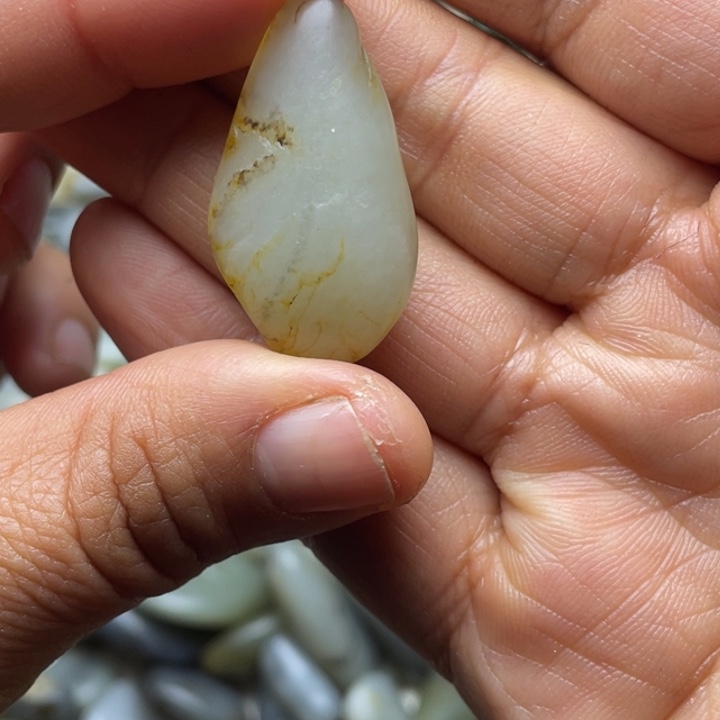 和田玉未镶嵌珠宝半成品