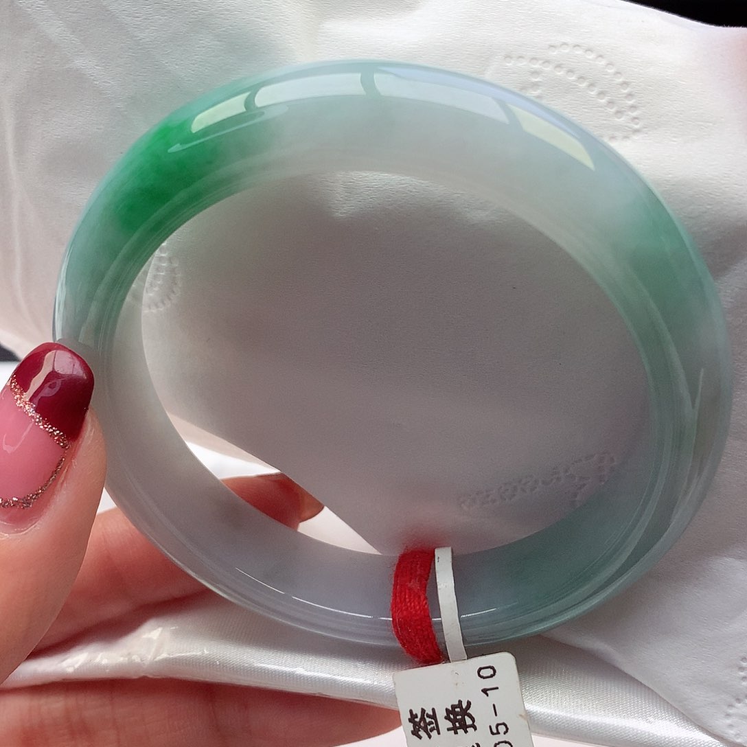 翡翠手镯未镶嵌57-58圈口