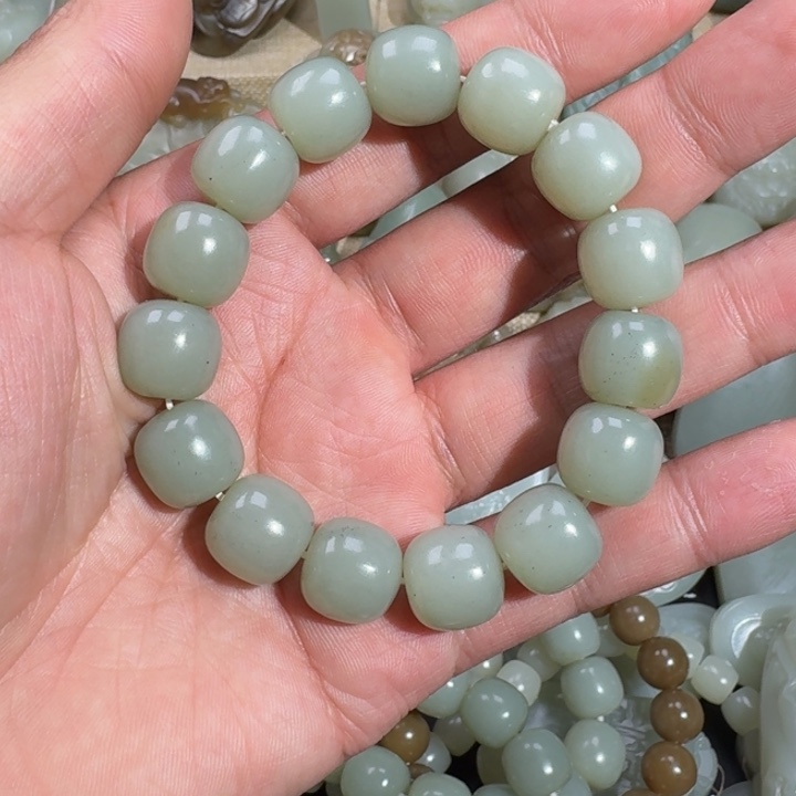 和田玉颈饰未镶嵌