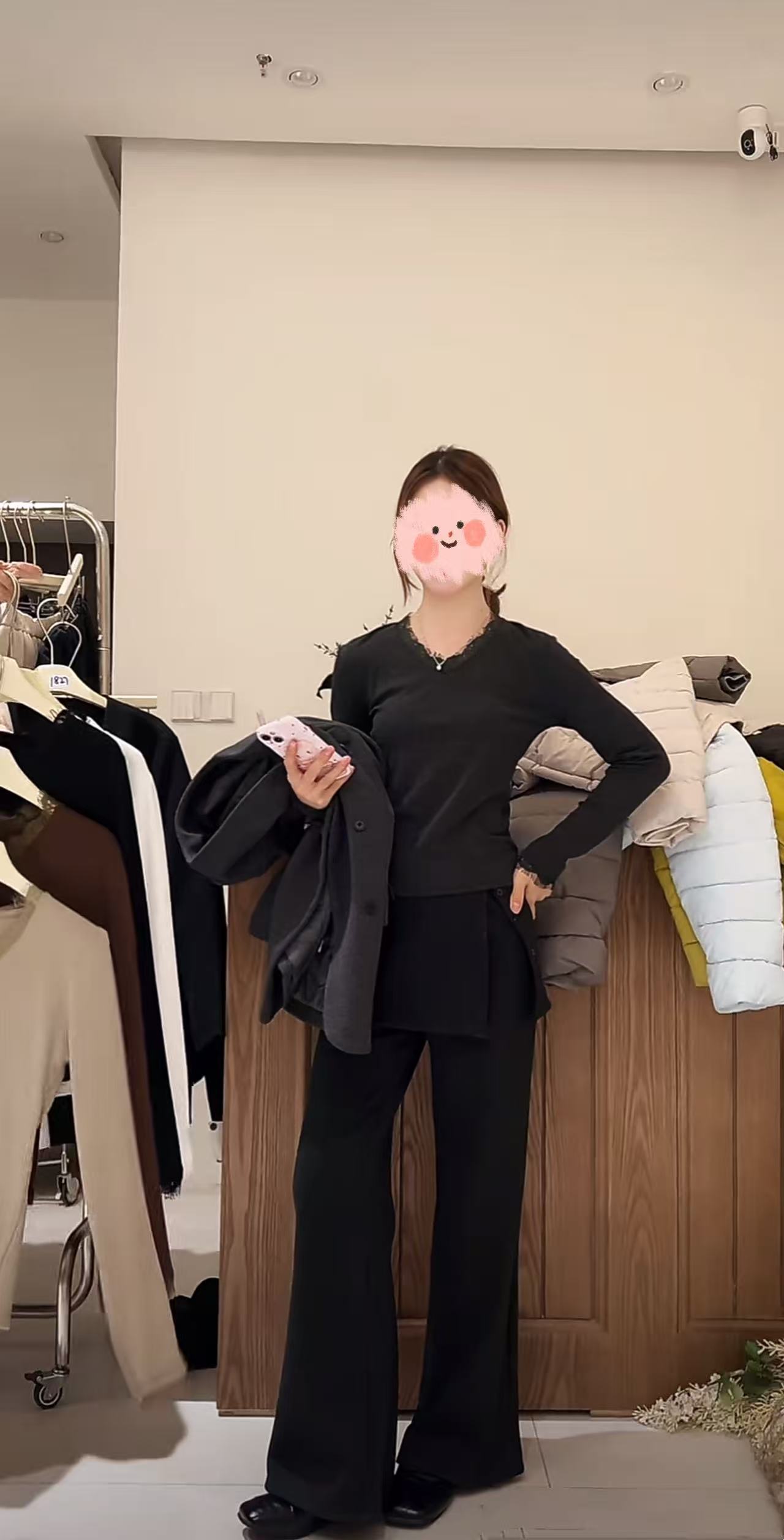 米满满-MEENI-1792-V领蕾丝百搭上衣