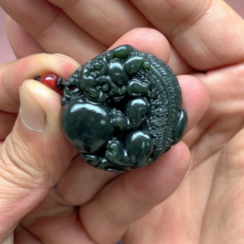 和田玉吊坠未镶嵌