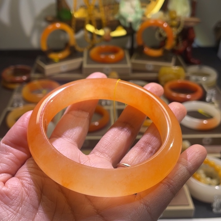 石英质玉未镶嵌手镯