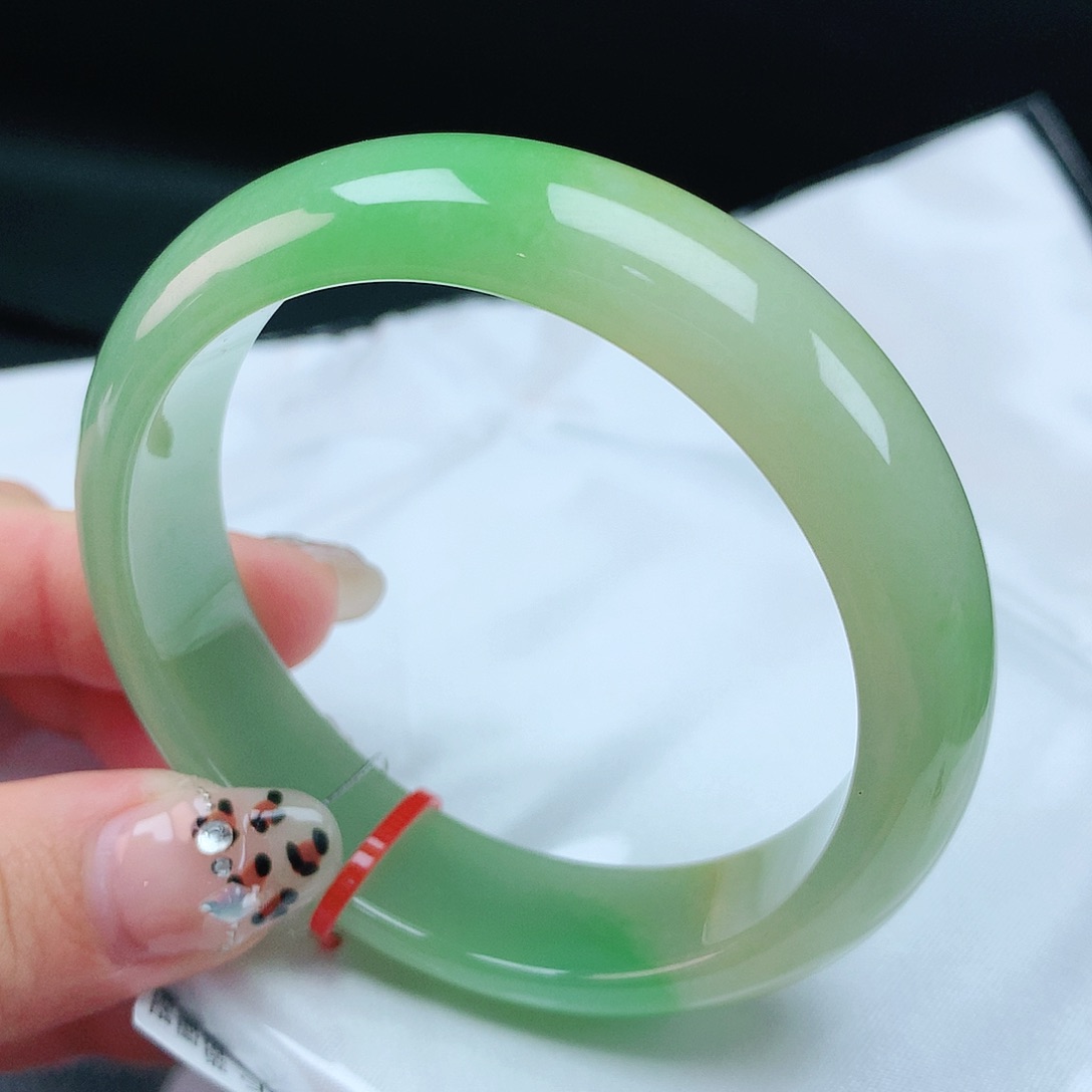 翡翠手镯未镶嵌54轮胎