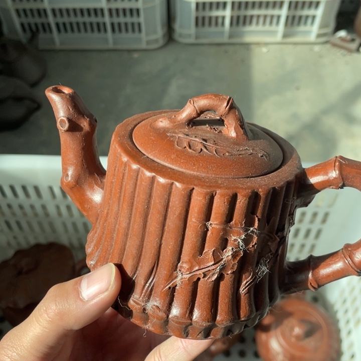 老厂紫砂壶一件？