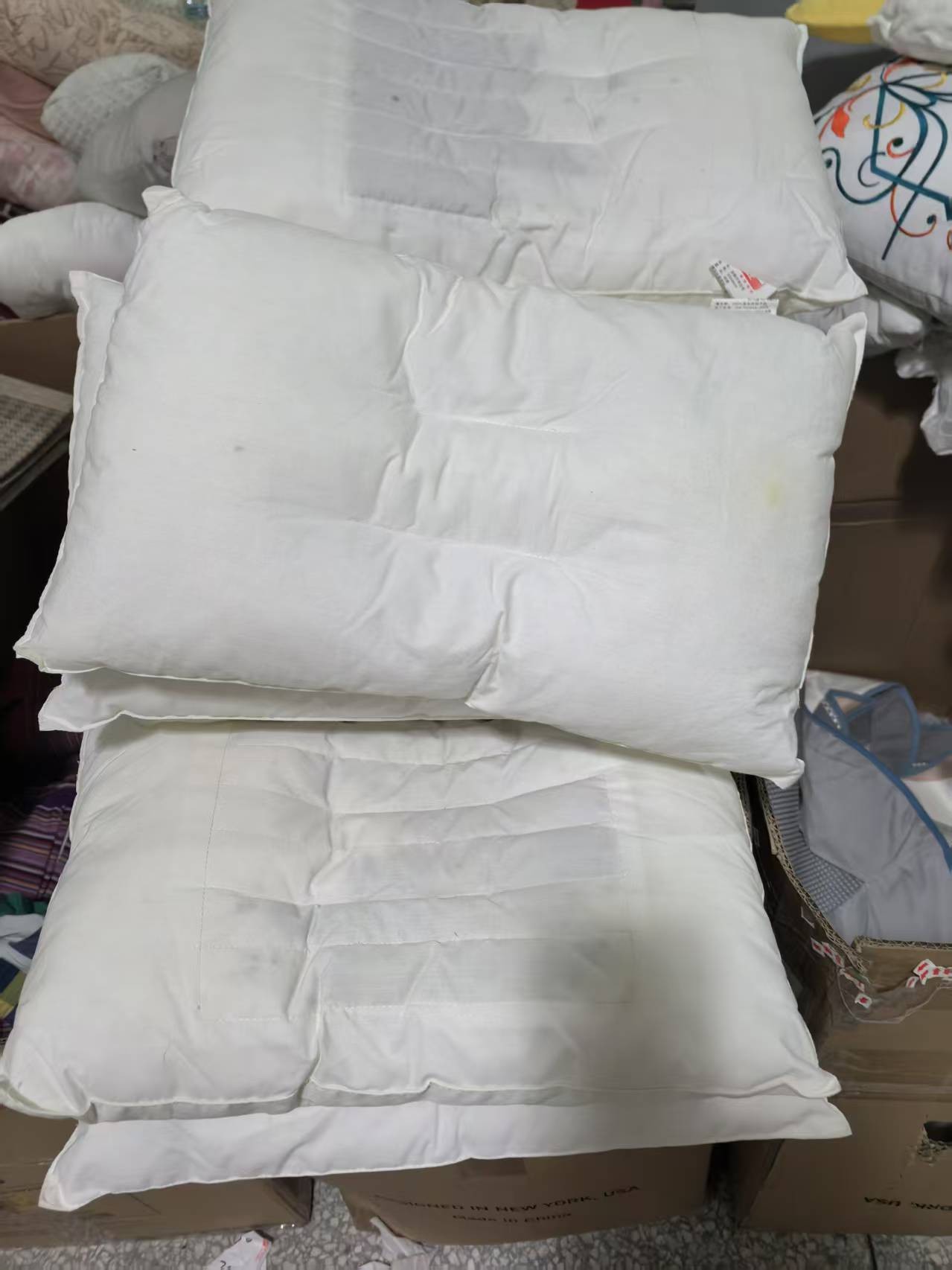 《厚广家》3楼30×46白色全棉决明子枕芯，发黄，无枕套 发1个