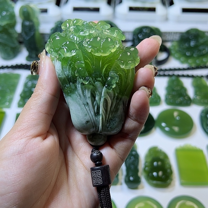 蛇纹石玉手把件未镶嵌