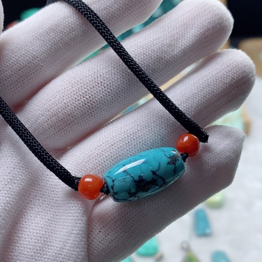 绿松石颈饰未镶嵌