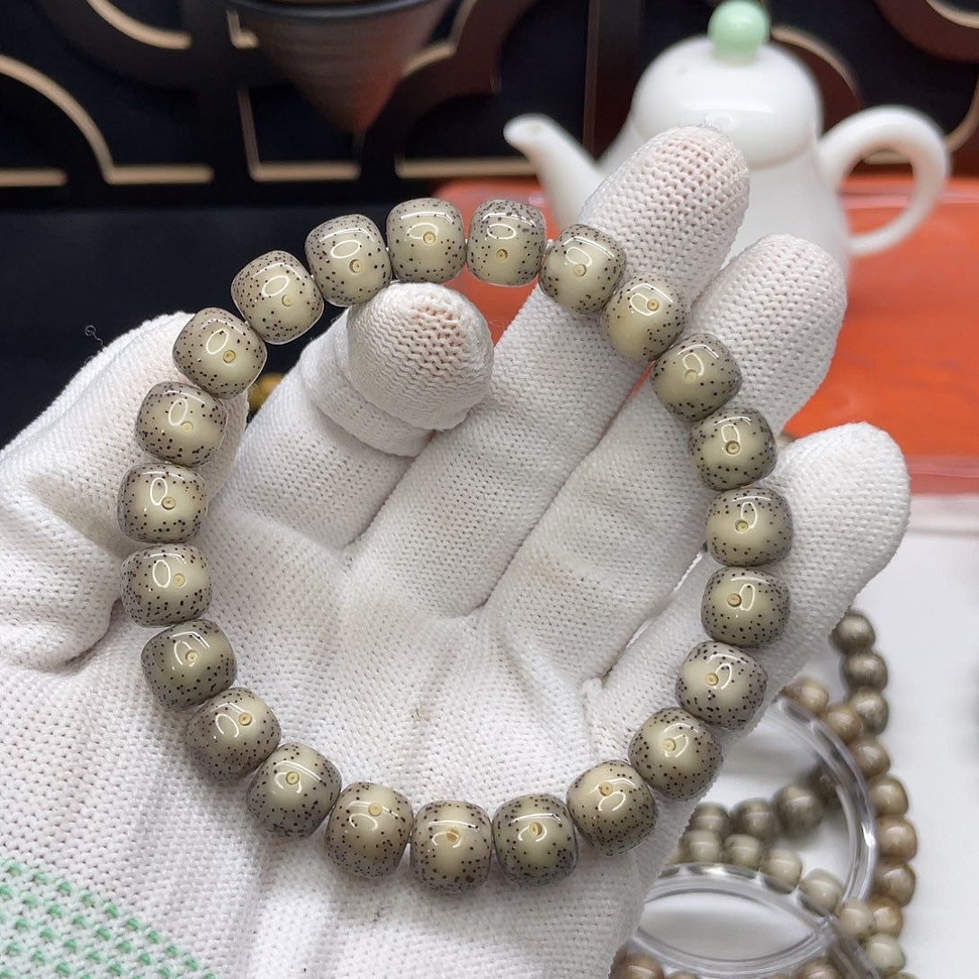 星月菩提吊坠14。10/9灰冰黄金瞳