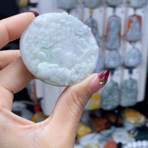 翡翠颈饰未镶嵌翡翠