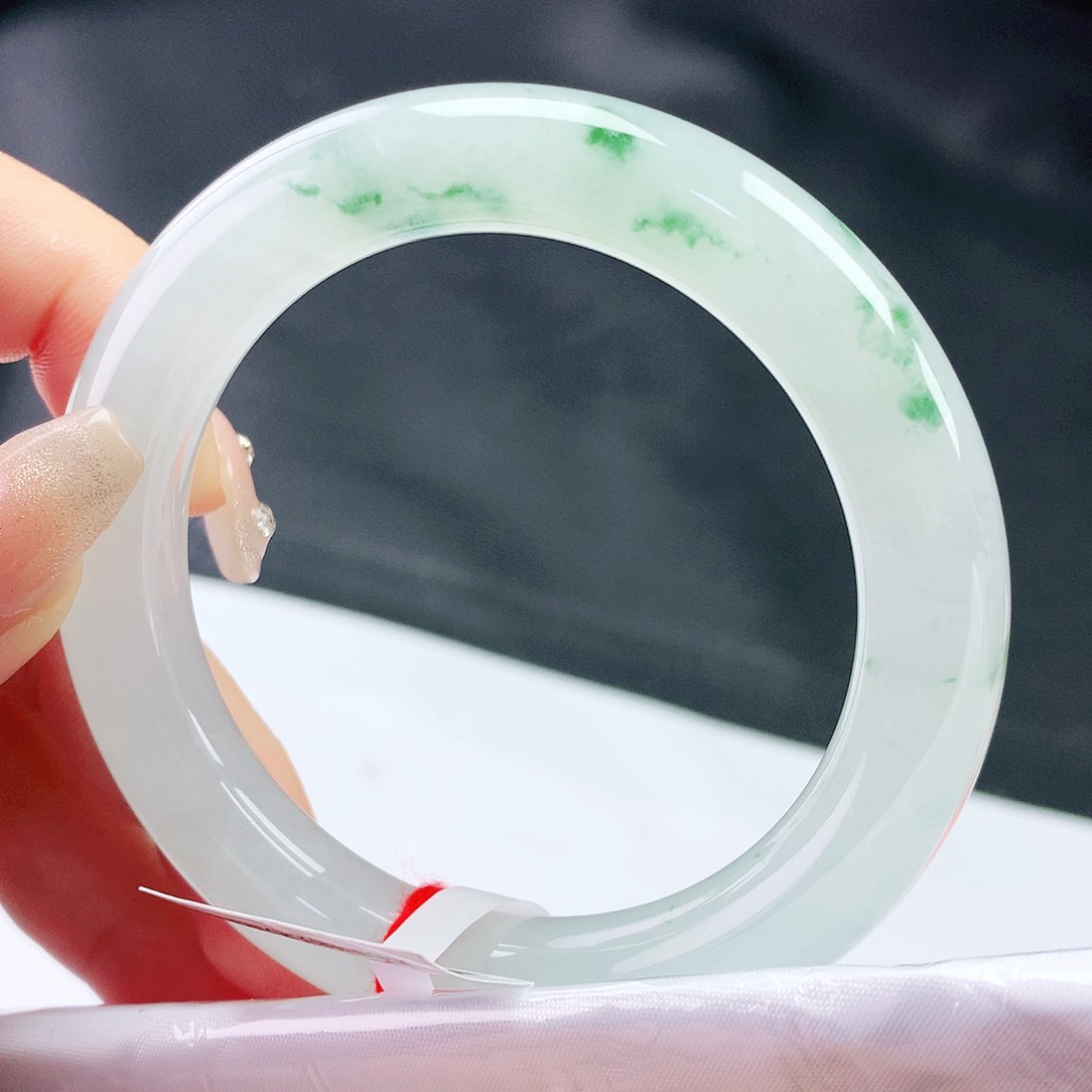 翡翠手镯未镶嵌54胖