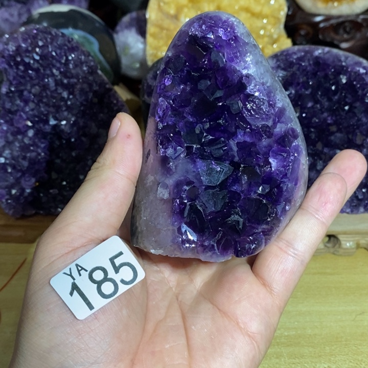 未镶嵌水晶大型摆件（非配饰）