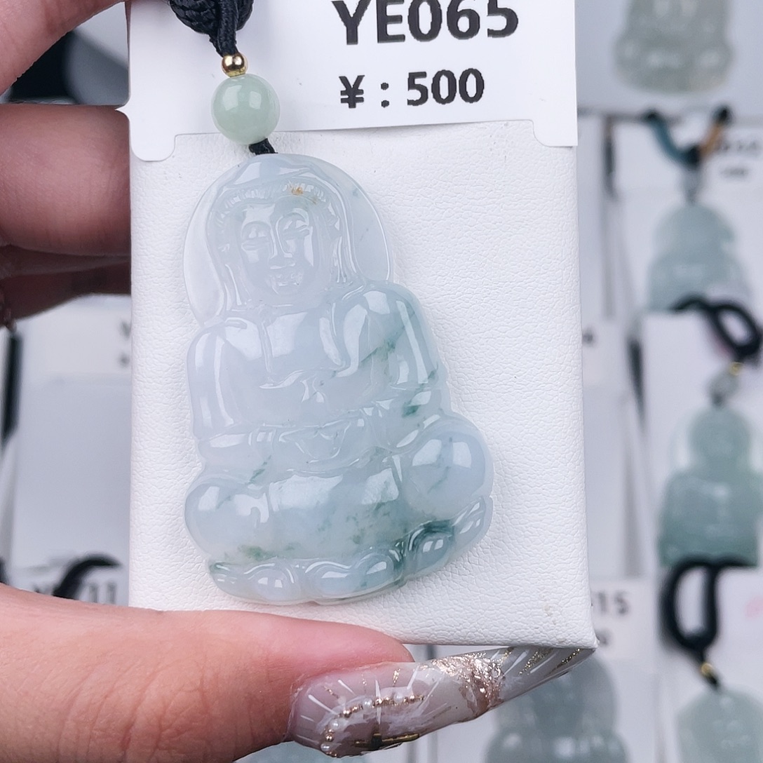 翡翠未镶嵌颈饰YE065