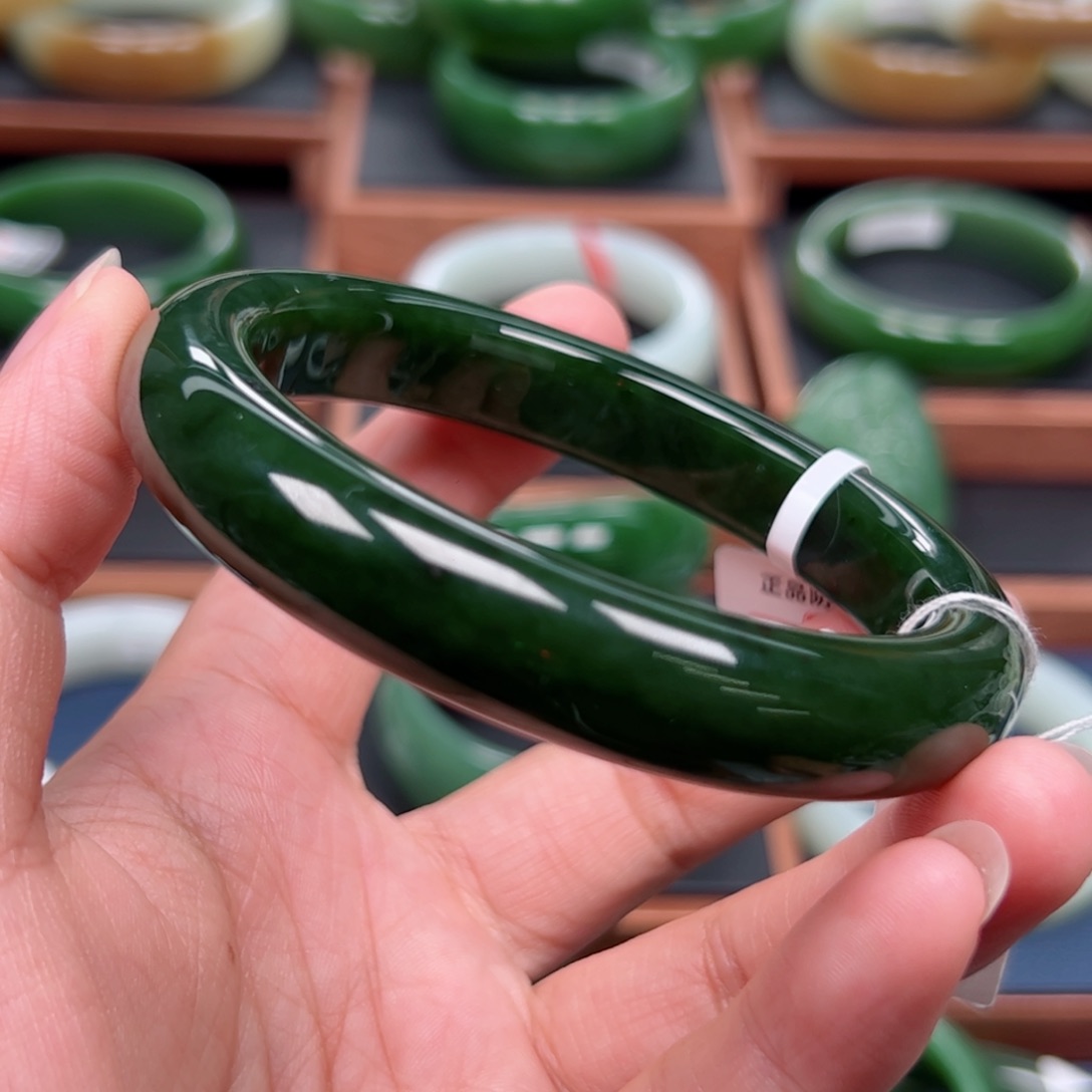 未镶嵌手镯和田玉（碧玉）6263