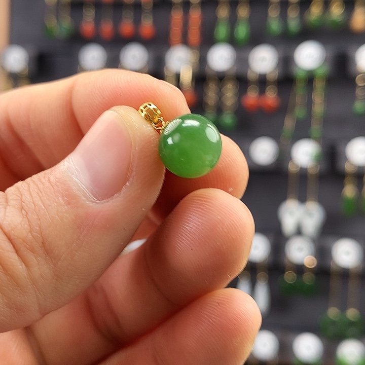 和田玉颈饰18K金镶嵌