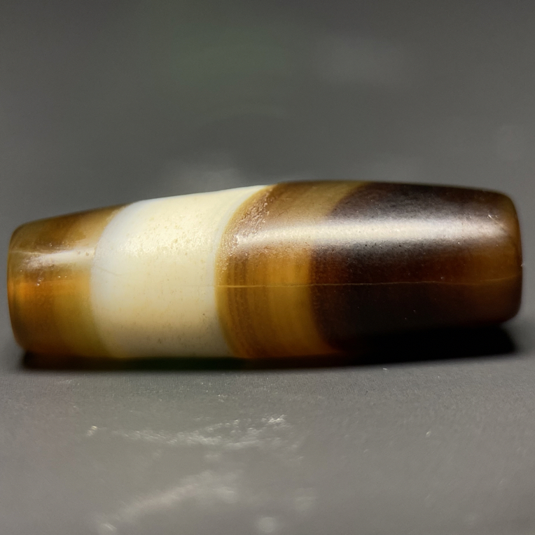 熔岩玛瑙管珠30.8*9.7mm