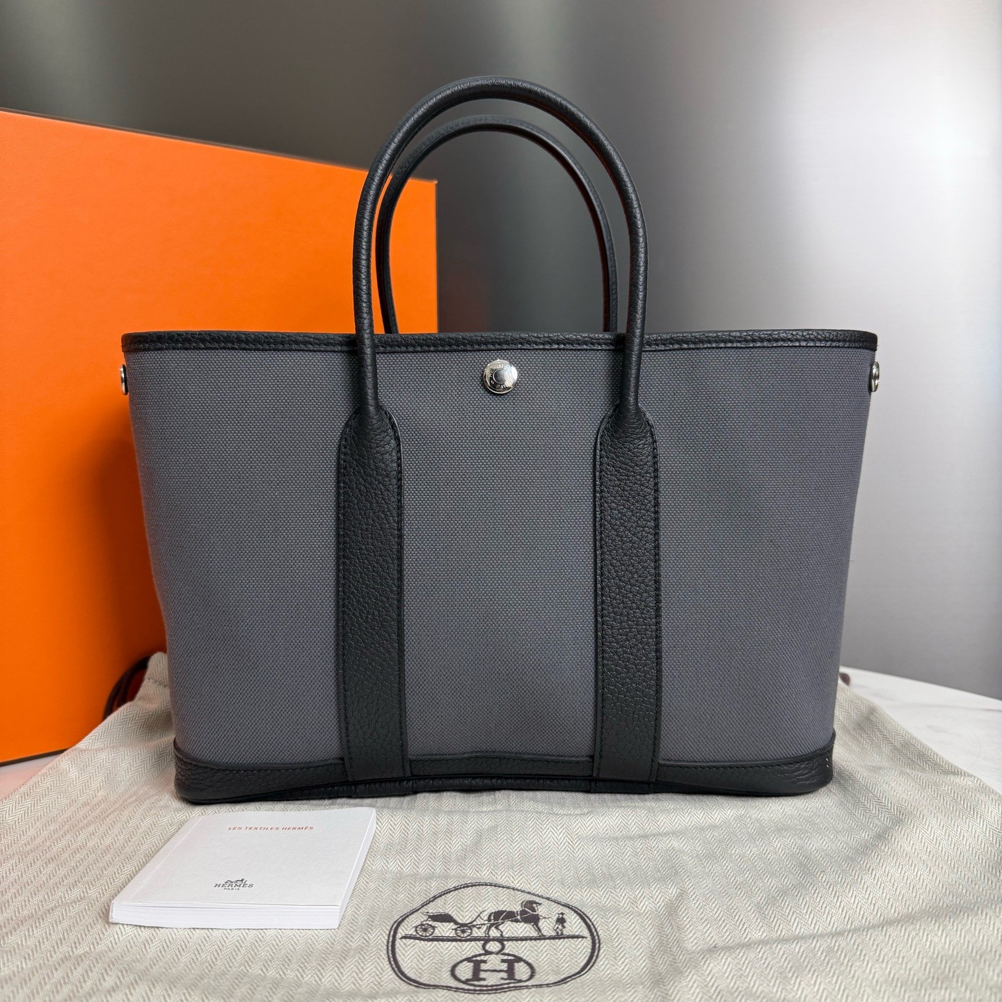 99新 Hermes/爱马仕 花园30 黑灰色银扣手提包16542622