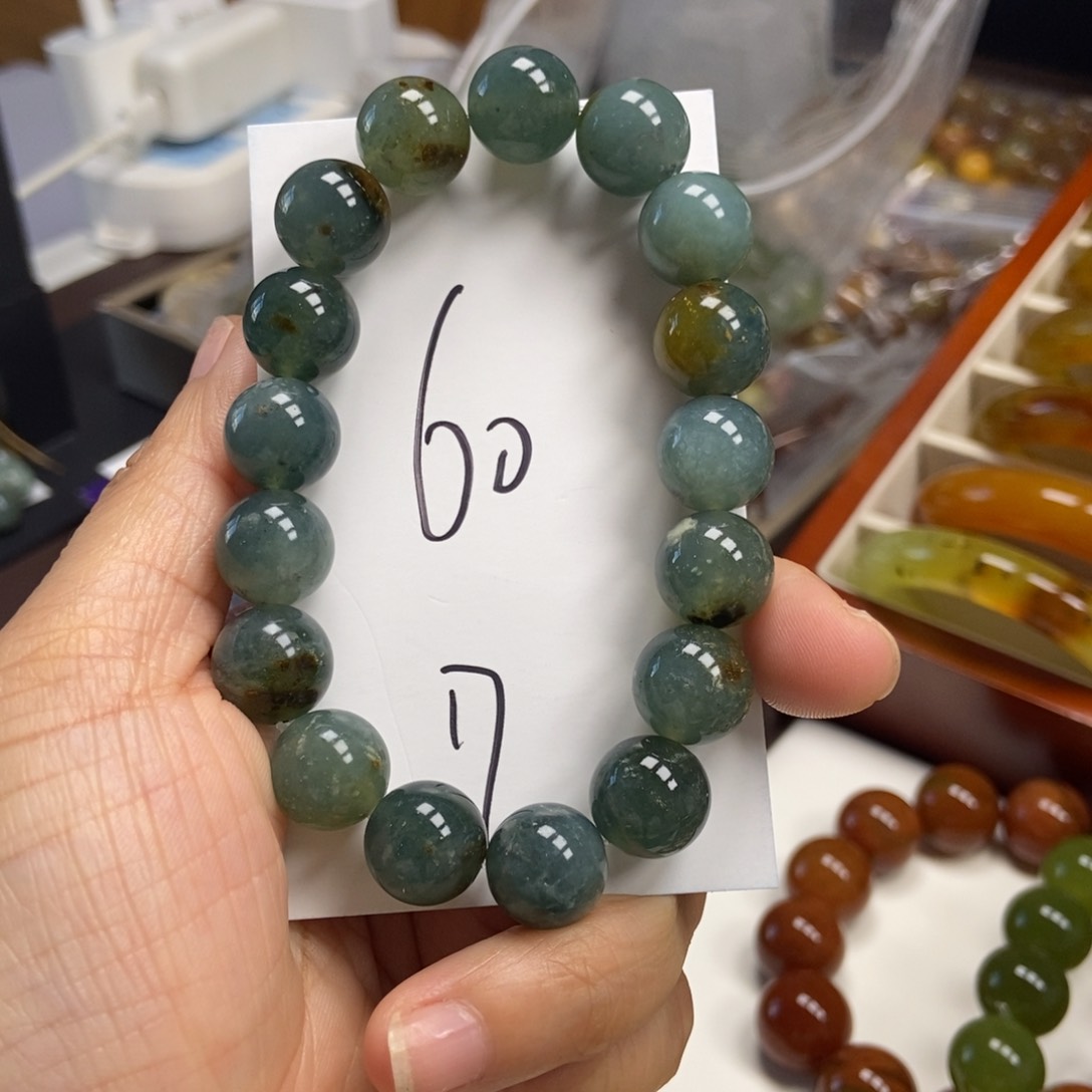 蛇纹石玉手串未镶嵌