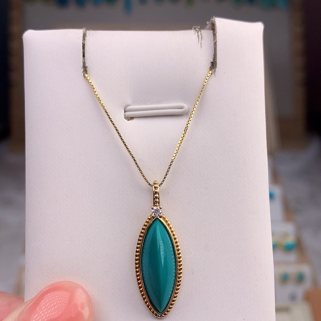 绿松石颈饰18K金镶嵌