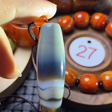 未镶嵌颈饰玛瑙/玉髓心**树