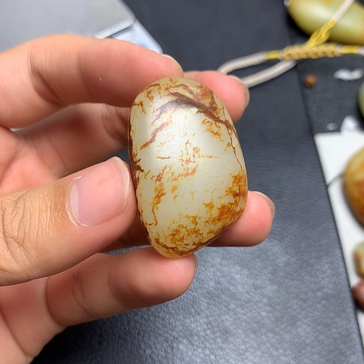未镶嵌和田玉（糖玉）挂件