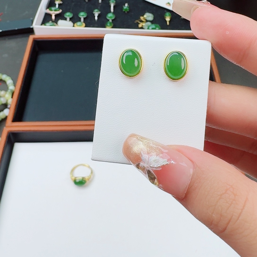 和田玉（碧玉）椭圆款耳钉银S925镶嵌