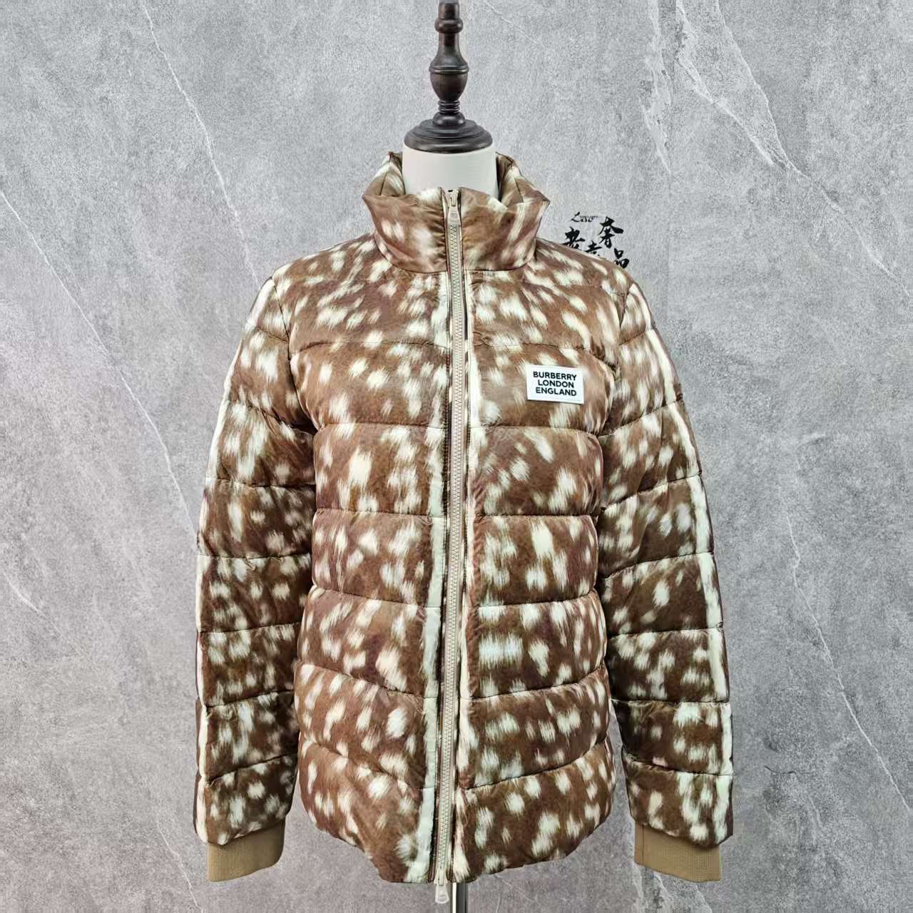 99新 BURBERRY/博柏利 海囤K/巴宝莉/上衣/S码/rd54417外套
