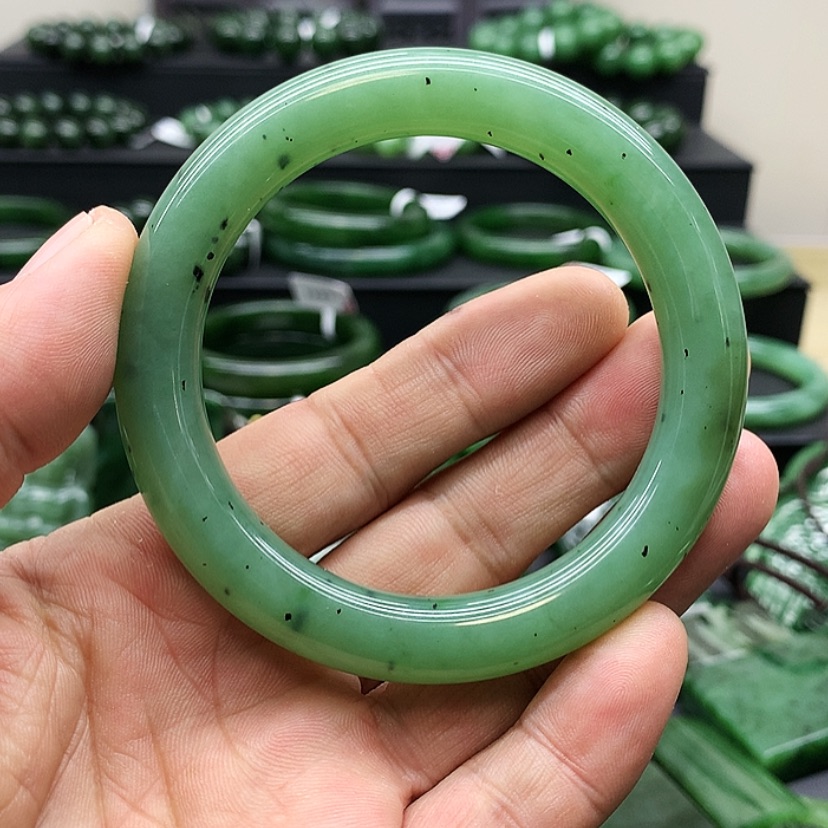 【闪购商品】和田玉（碧玉）手镯未镶嵌黛*