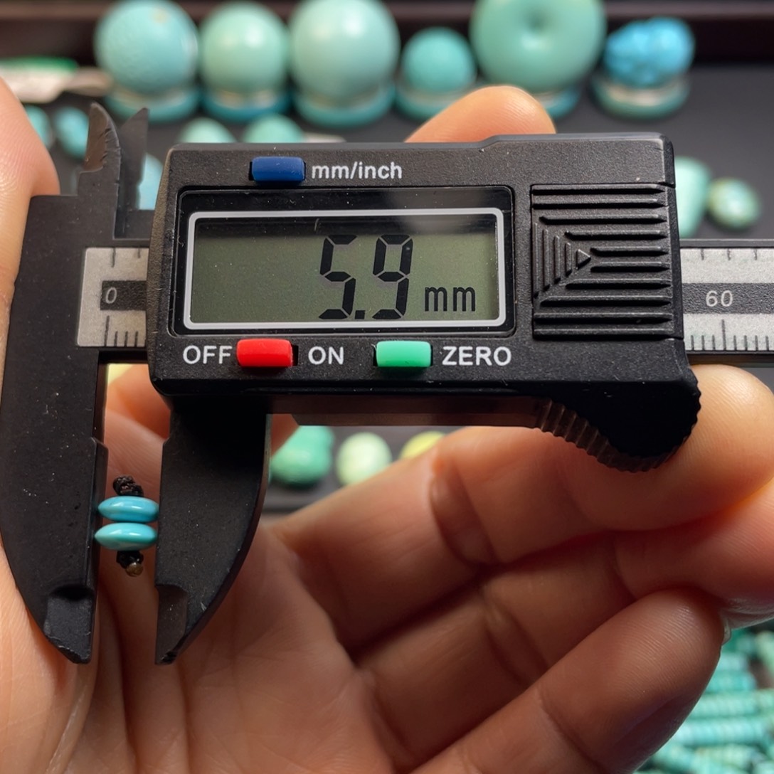 绿松石颈饰未镶嵌