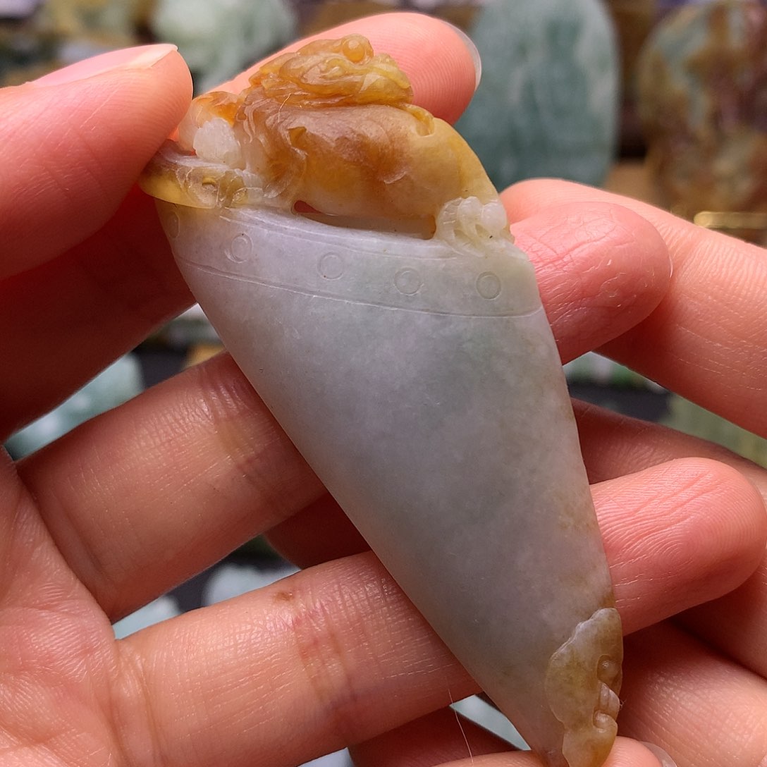 定制翡翠未镶嵌牙