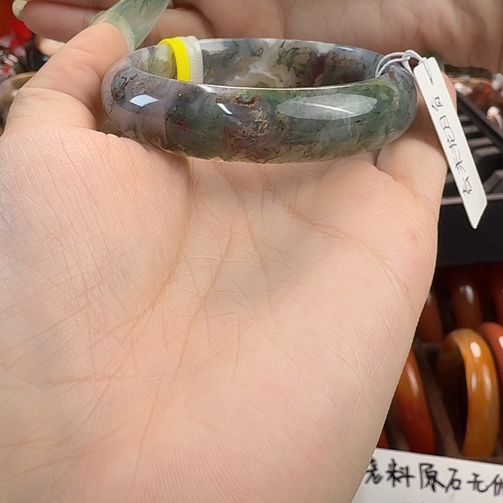 玛瑙/玉髓未镶嵌手镯拍3个无事牌，补拍的80