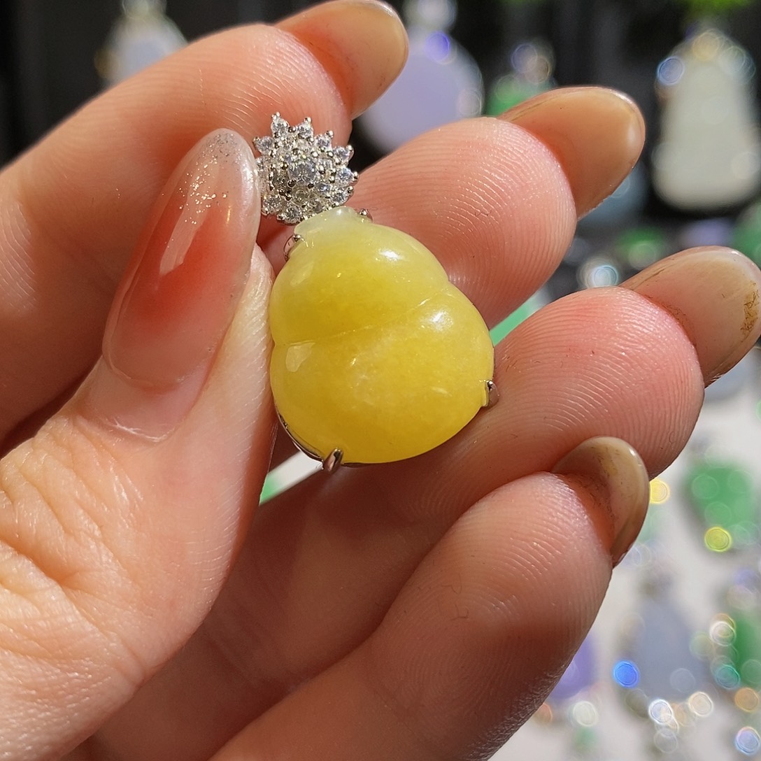 翡翠颈饰银S925镶嵌天然翡翠