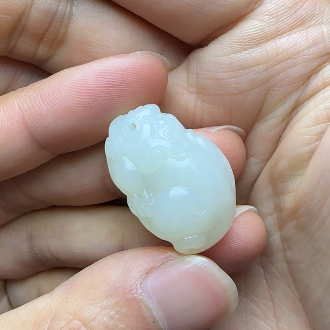 和田玉挂件未镶嵌貔貅