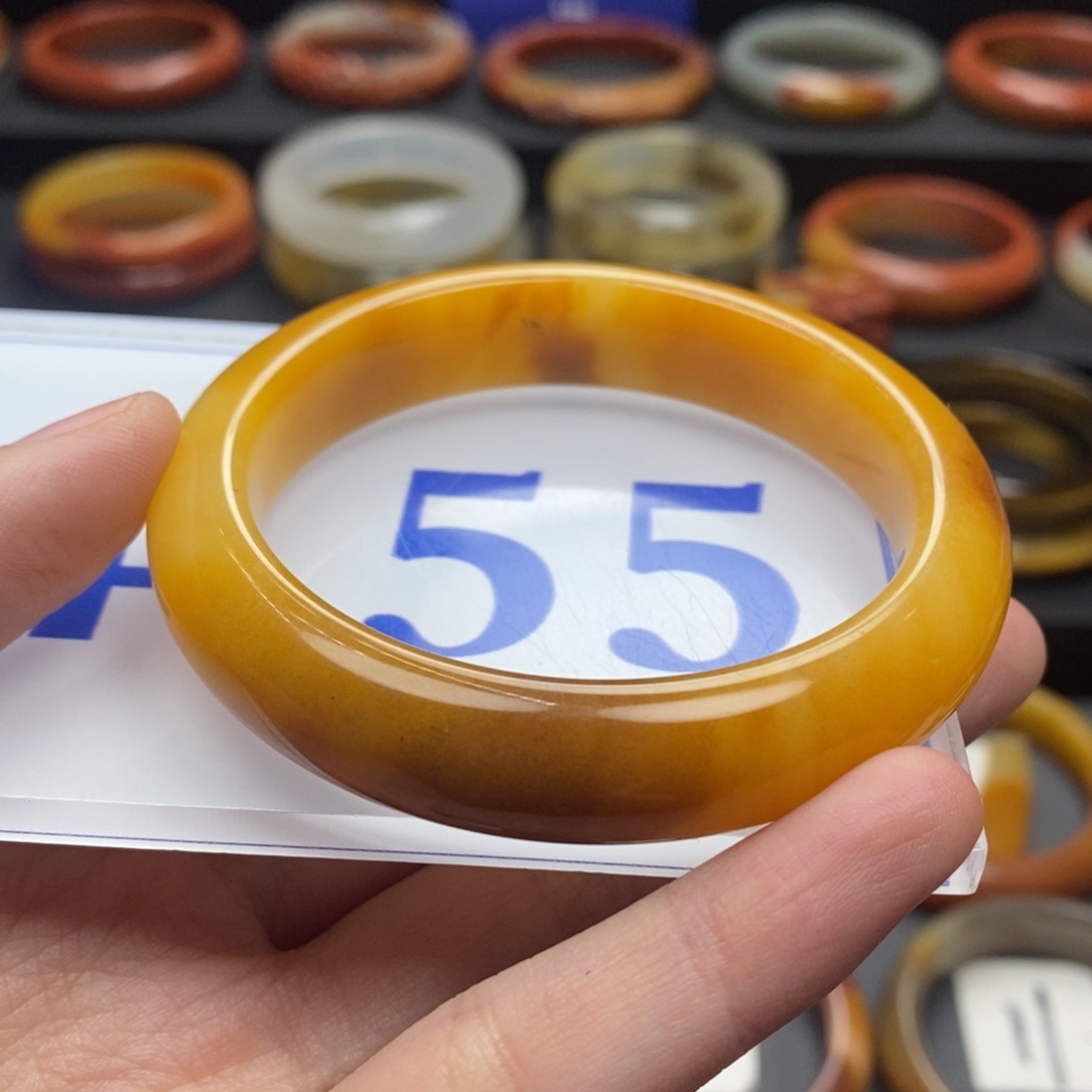 石英质玉（黄龙玉）手镯未镶嵌