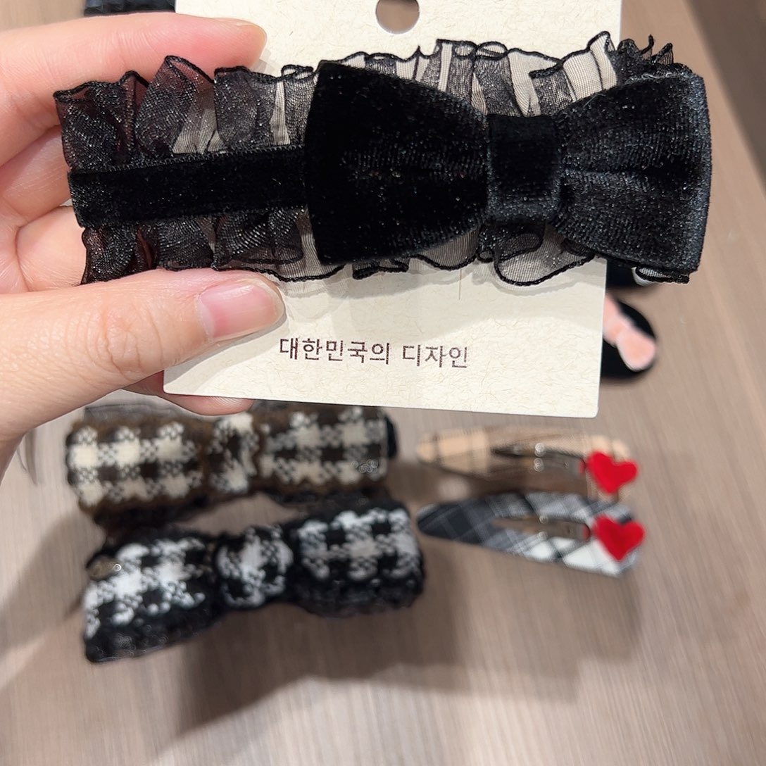 布艺非金属黑色丝绒弹簧夹