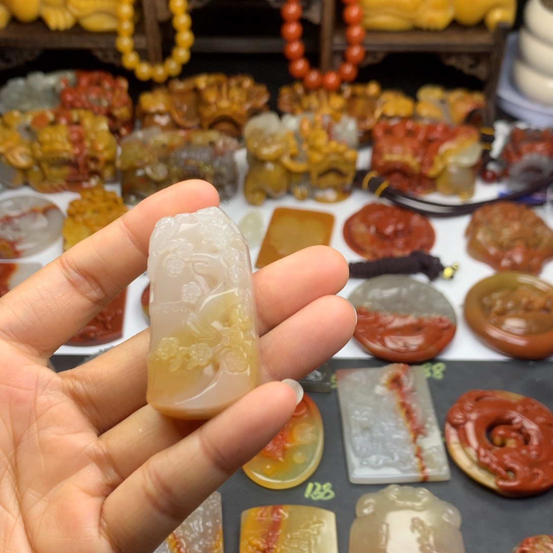 石英质玉（黄龙玉）挂件未镶嵌