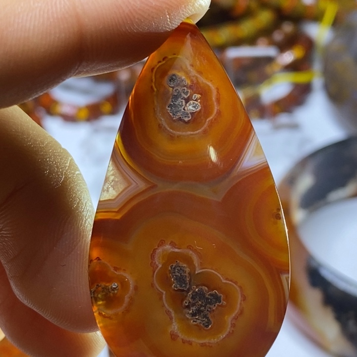 玛瑙/玉髓颈饰未镶嵌