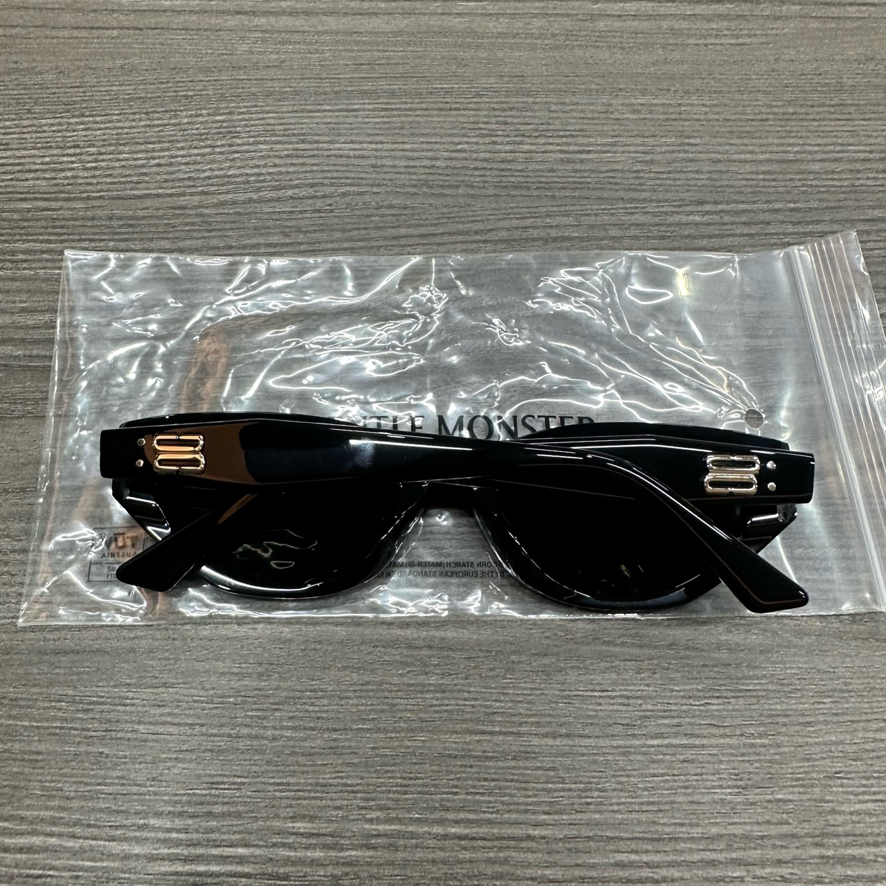 全新未使用 MIU MIU/缪缪 满钻字母双层手链