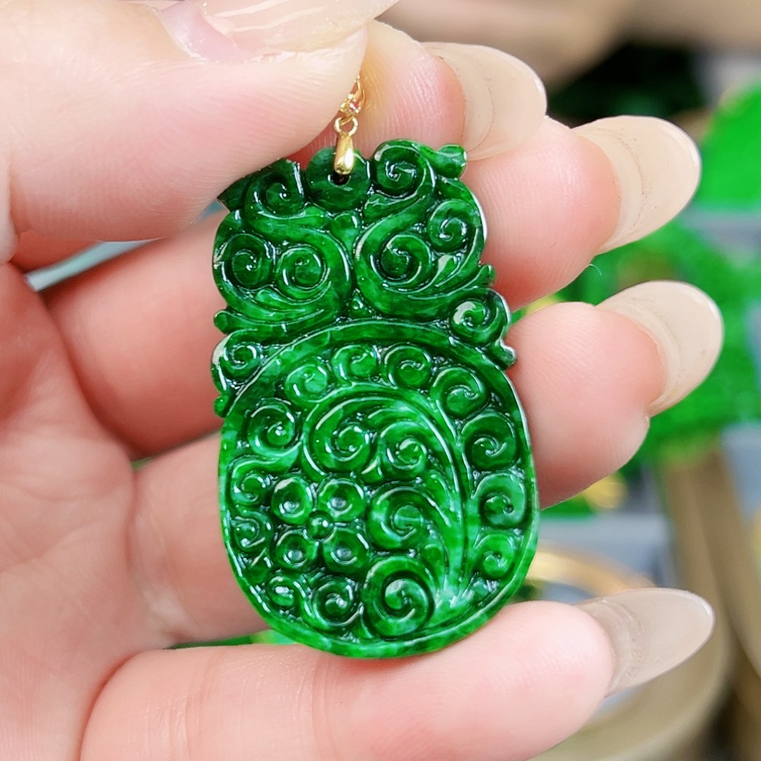 翡翠颈饰18K金镶嵌吊坠