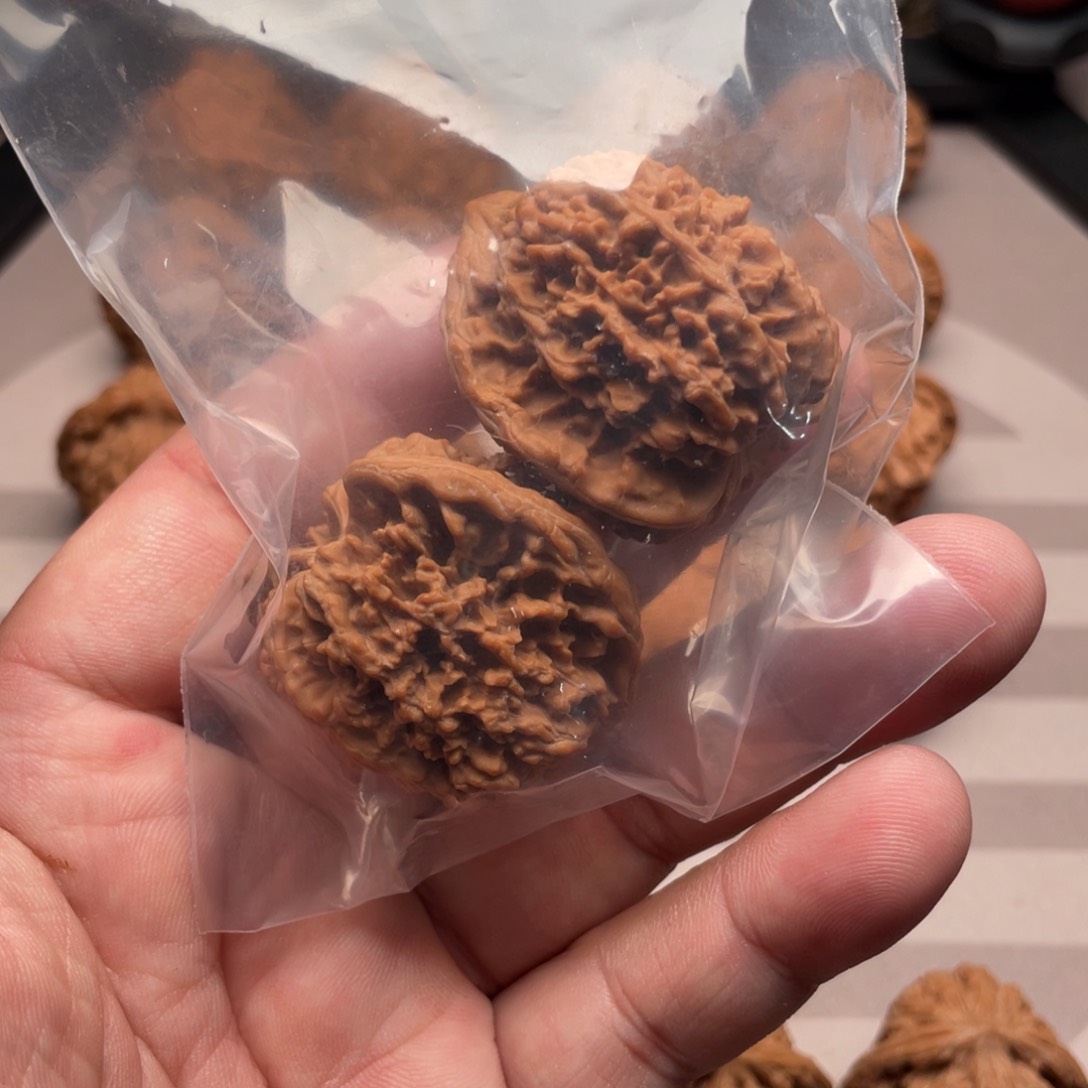 文玩核桃吊坠M满天星