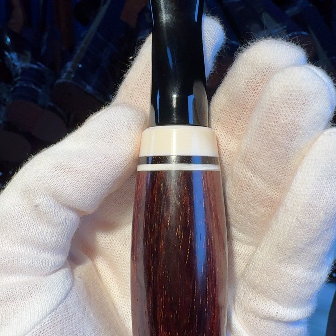 雨****木印度小叶紫檀三味线古琴料烟嘴