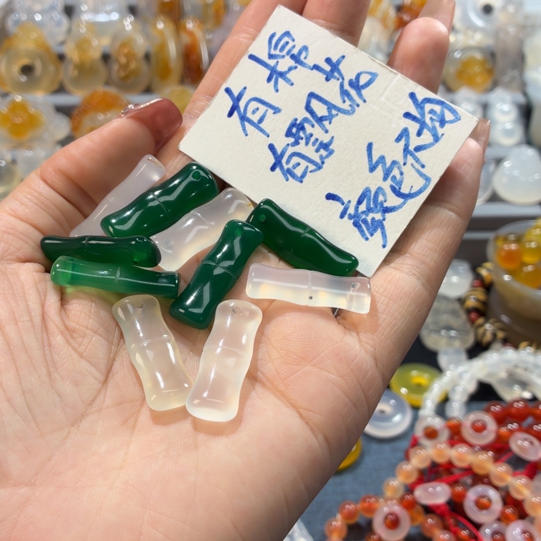 玛瑙/玉髓未镶嵌吊坠(不含链)
